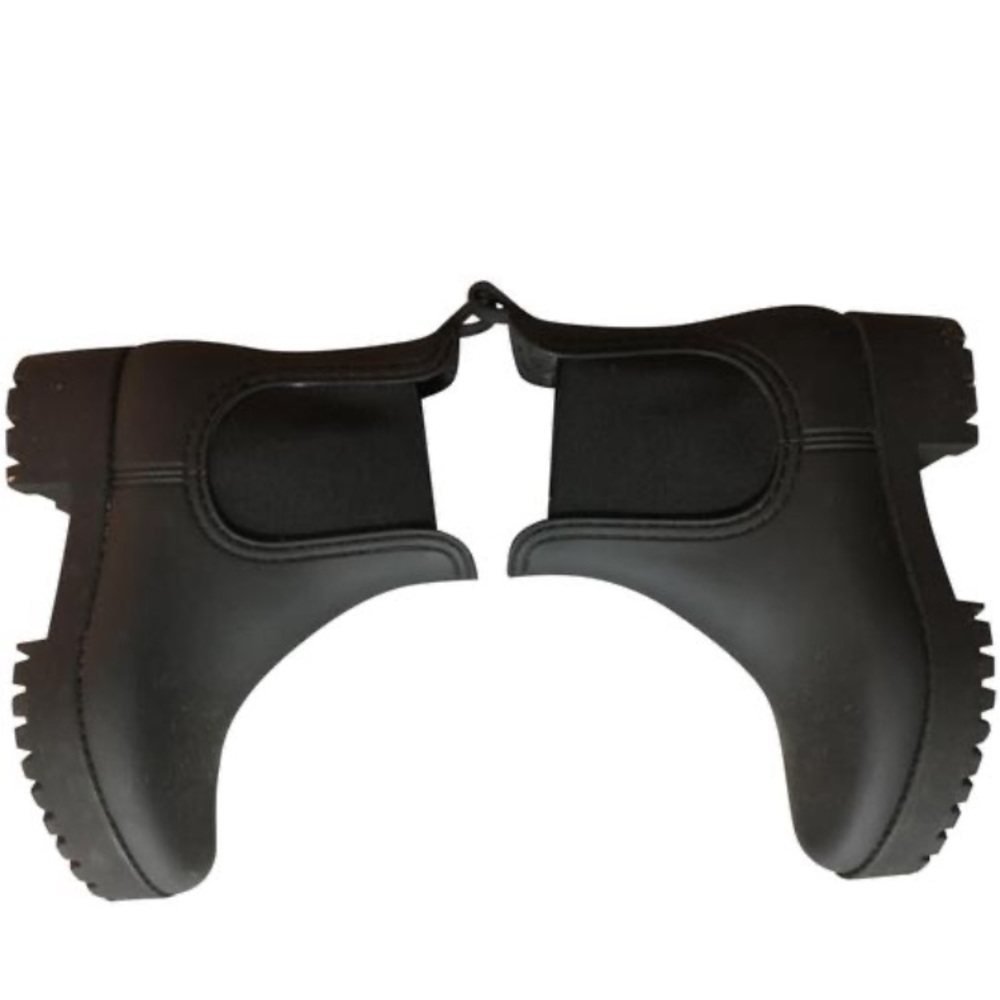 Black cloudy rain boots.
